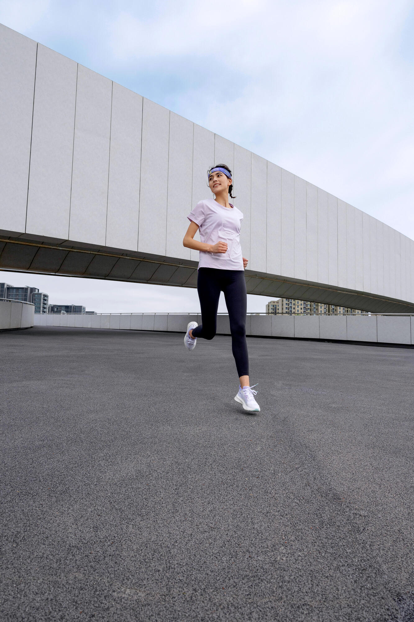 Kiprun Run 500 Dry Women's Breathable Running T-shirt - Image 8