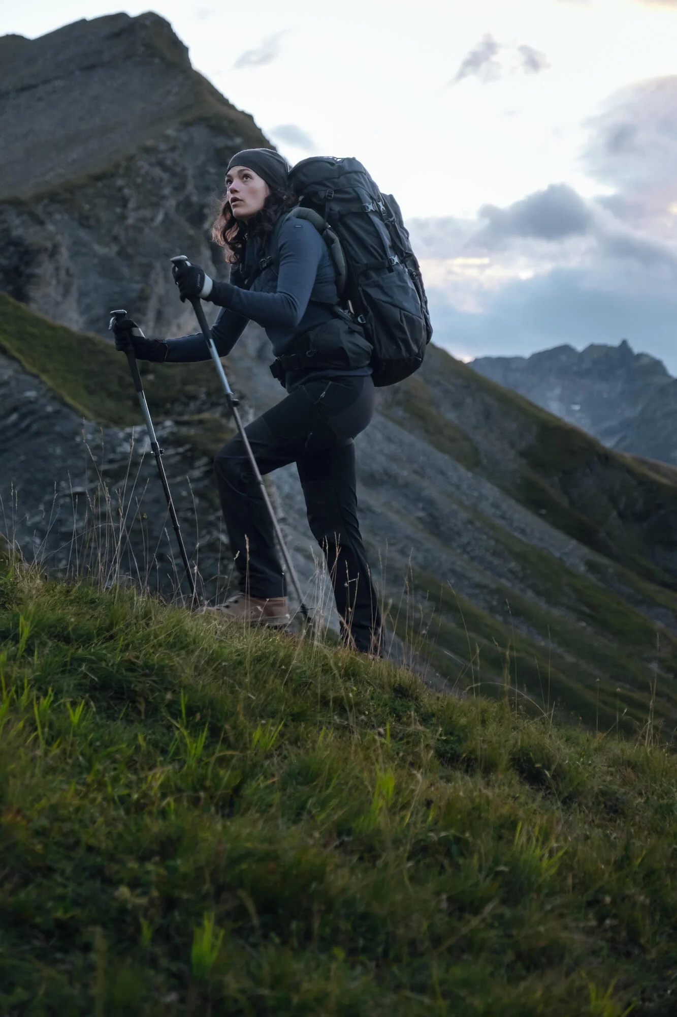 Simond Women's MT900 Symbium2 50+10 L Backpacking Pack - Image 15