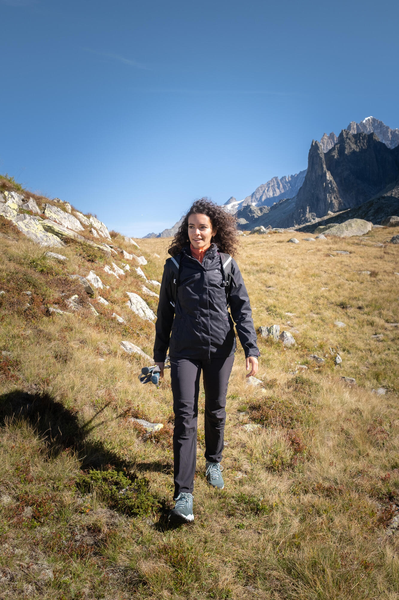 Quechua Women's MH100 Waterproof Hiking Rain Jacket - Image 11